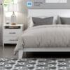 Kệ có thiết kế nhỏ gọn giúp tủ dễ dàng phù hợp với nhiều diện tích phòng ngủ khác nhau
