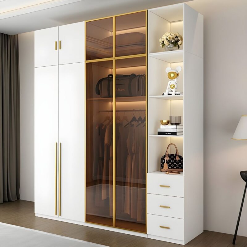 Đèn LED nội thất giúp tôn lên vẻ đẹp của tủ áo cánh kính và trang phục bên trong.