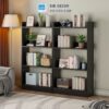 Kệ sách gỗ 4 tầng màu đen, bố trí hai bên góc sofa, lưu trữ sách và phụ kiện decor