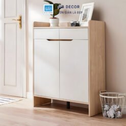 Tủ giày trắng phối gỗ đặt sát tường, kiểu dáng vuông vức phù hợp nhiều không gian